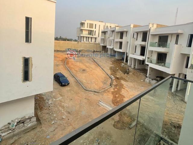 For sale: 4 bedroom Block Of Flats Ibara Housing Estate. Oke Mosan Abeokuta Ogun PID: 2PCMRE | Private Property Nigeria