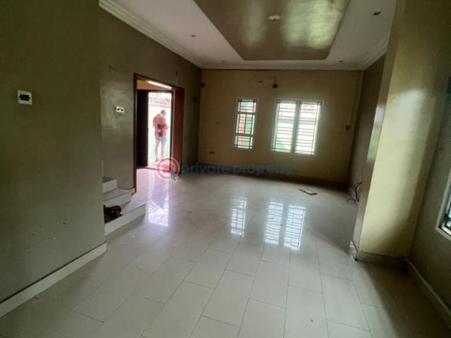 For sale: 4 bedroom Duplex Magodo GRA Phase 1 Ojodu Lagos PID: 0PBCSJ | Private Property Nigeria