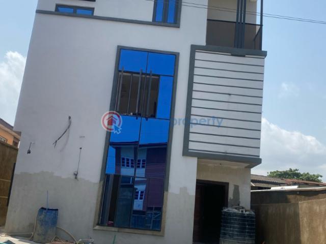For sale: 4 bedroom Duplex Gbagada Secured Location Ifako Gbagada Lagos PID: 8PCPLH | Private Property Nigeria