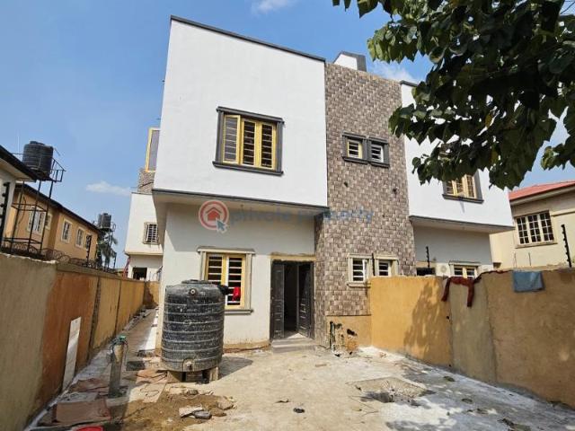 For sale: 4 bedroom Semi detached Duplex Magodo Phase 1 Magodo GRA Phase 1 Ojodu Lagos PID: 3PCSDB | Private Property Nigeria