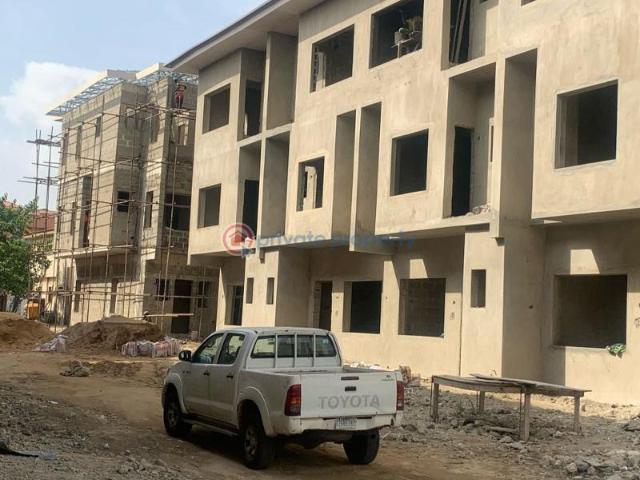For sale: 4 bedroom Terrace Ajanoku Estate, Opebi Ikeja Lagos PID: 2PCMJX | Private Property Nigeria