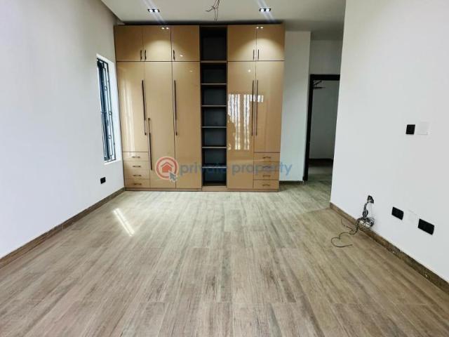 For sale: 4 bedroom Terraced Duplex Magodo GRA Phase 2 Kosofe/Ikosi Lagos PID: 7PCSHU | Private Property Nigeria