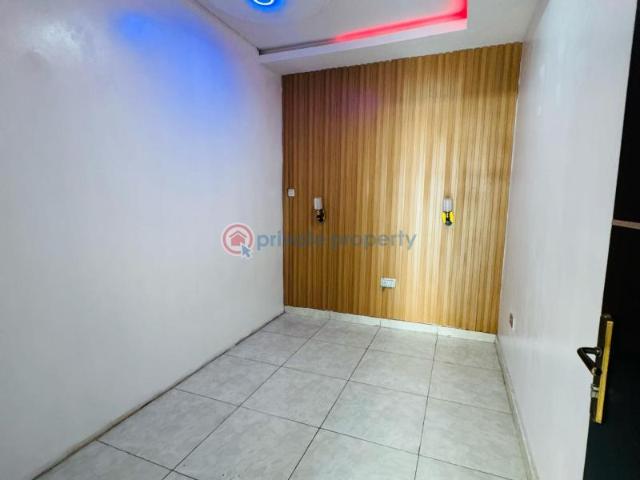 For sale: 4 bedroom Terraced Duplex Pen Cinema Agege Lagos PID: 0PCNCF | Private Property Nigeria