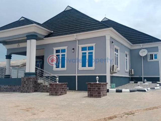 For sale: 5 bedroom Bungalow Iyesi Ota Ogun area PID: 7PAXYB | Private Property Nigeria