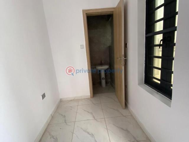 For sale: 5 bedroom Detached Duplex Magodo Phase 1, Magodo GRA Phase 1 Ojodu Lagos PID: 3PCHRY | Private Property Nigeria