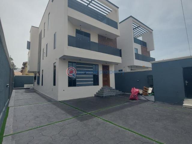 For sale: 5 bedroom Detached Duplex Ogudu GRA Ojota Lagos PID: 7PBQTE | Private Property Nigeria