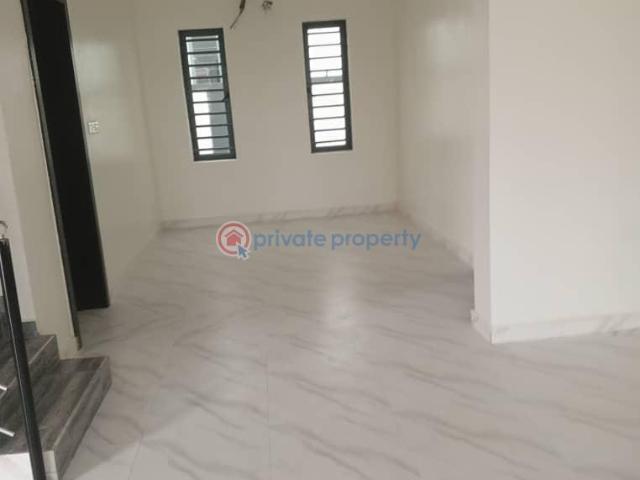 For sale: 5 bedroom Detached Duplex Omole Phase 1 Ojodu Lagos PID: 4PBKZW | Private Property Nigeria