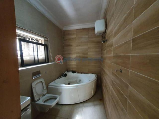 For sale: 5 bedroom Detached Duplex Omole Phase 2 Ojodu Lagos PID: 1PCNMK | Private Property Nigeria