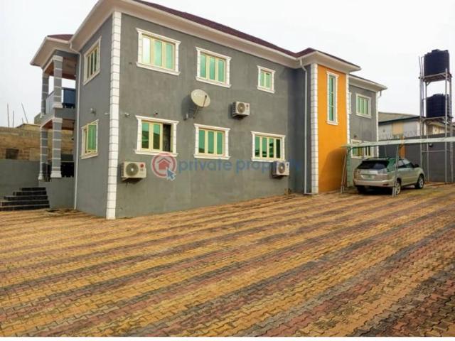 For sale: 5 bedroom Detached Duplex Omole Phase 2 Ojodu Lagos PID: 8PCLGP | Private Property Nigeria