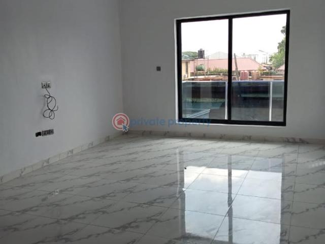 For sale: 5 bedroom Detached Duplex Estate New Oko Oba Abule Egba Lagos PID: 5PCAJP | Private Property Nigeria