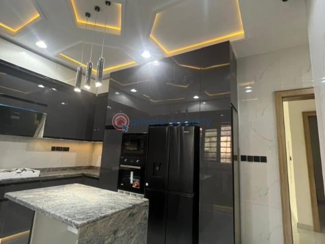 For sale: 5 bedroom Maisonette Omole Phase 1 Ojodu Lagos PID: 8PBFHA | Private Property Nigeria