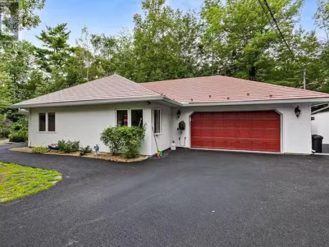 For sale: 5 Brackstone Court, Lower Sackville, Nova Scotia B4C.