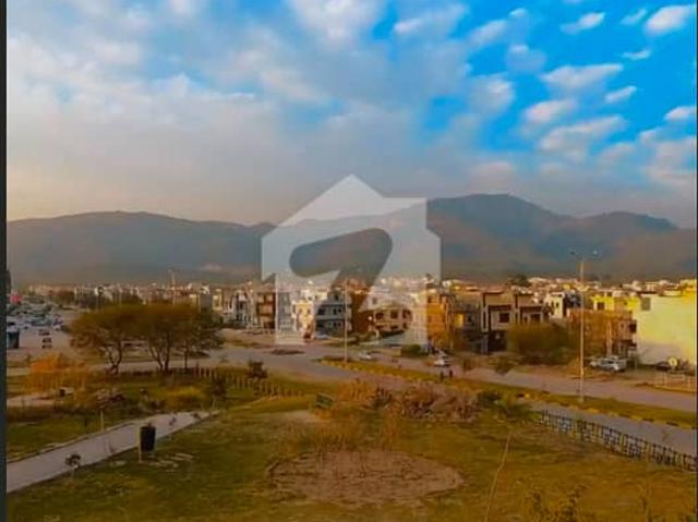 FOR SALE 600 Sqyrd Corner Residential Plot CDA Transfer D_12/2