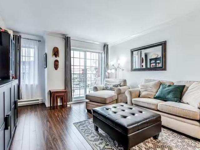 For sale: 7045 Ch. de Chambly, #301, Longueuil Saint Hubert.