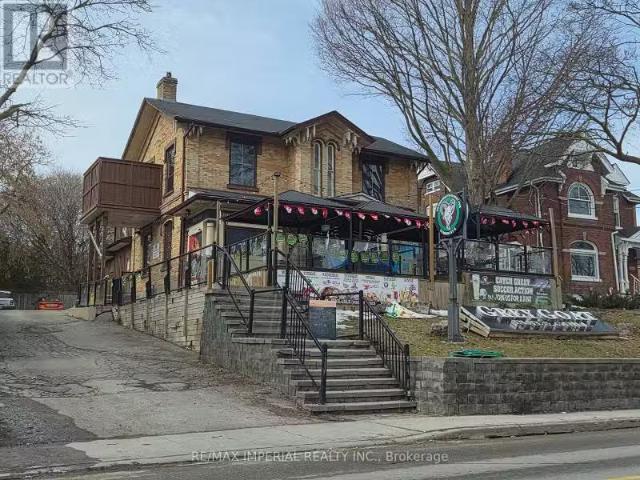 For sale: 74 MAIN STREET S, Newmarket Central Newmarket, Ont.