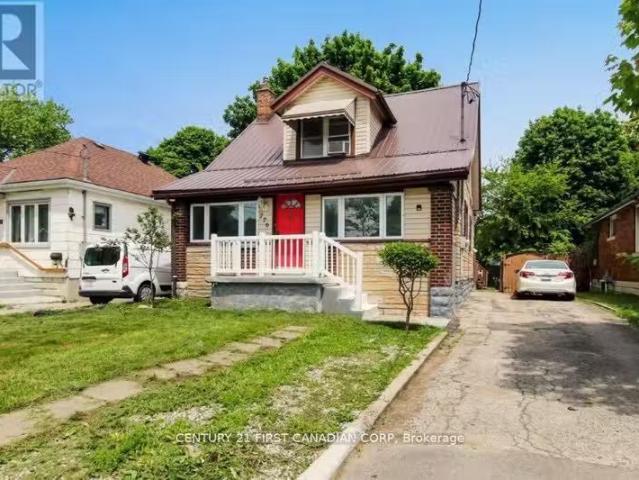 For sale: 776 QUEBEC STREET, London East East G, Ontario N5Y.