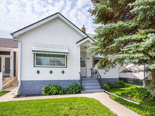 For Sale: 806 Garfield St N Bungalow W/ Fenced Yard & Garage!