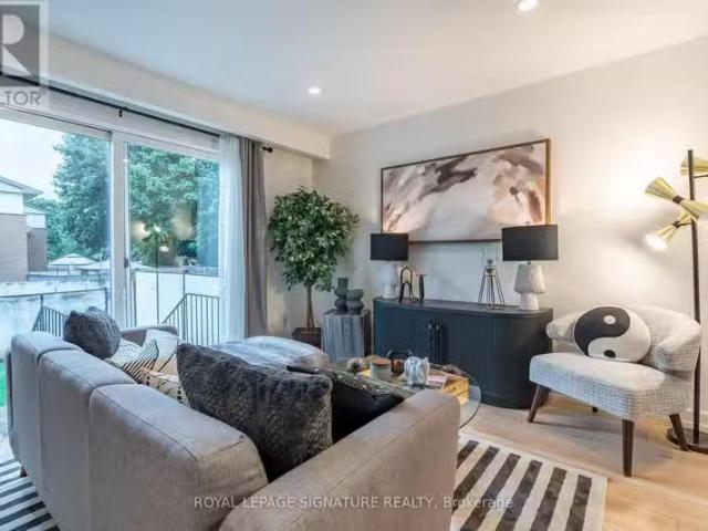 For sale: 81 WOODMAN DRIVE N, Hamilton Kentley, Ontario L8H2.
