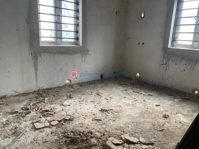 For sale: 8 bedroom Block Of Flats Ubomiri After Akwakuma Junction, Off Owerri Orlu Rd Owerri Imo PID: 0PCSTE | Private Property Nigeria