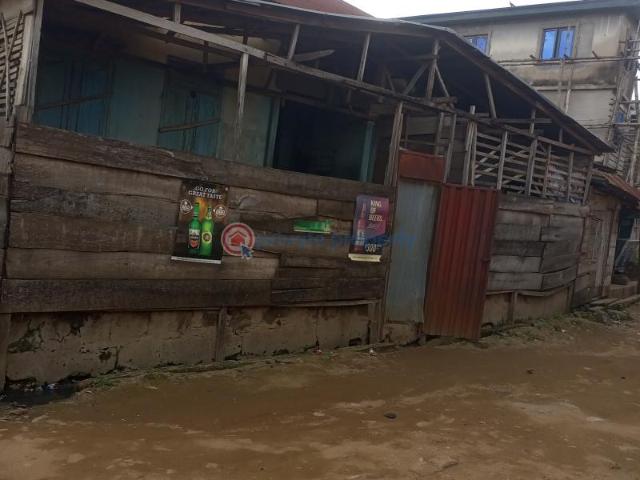 For sale: 8 bedroom Bungalow Olugbode Bus Stop, Odo Ona, Apata, Ibadan. Odo ona Ibadan Oyo PID: 9PAXYF | Private Property Nigeria