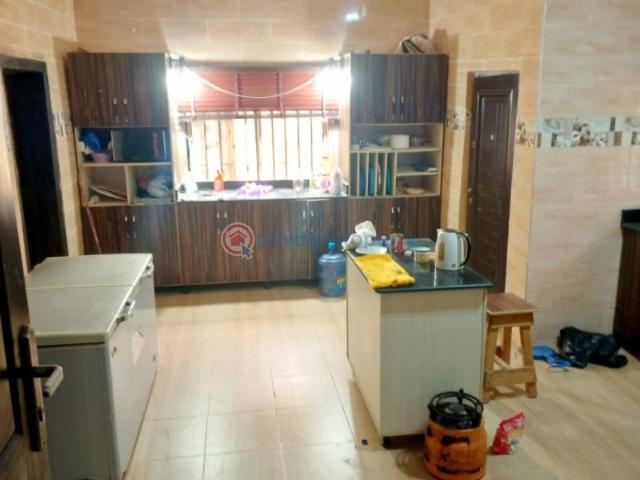 For sale: 8 bedroom House Peace Estate Baruwa Ipaja Road Lagos Baruwa Ipaja Lagos PID: 5PBGNG | Private Property Nigeria