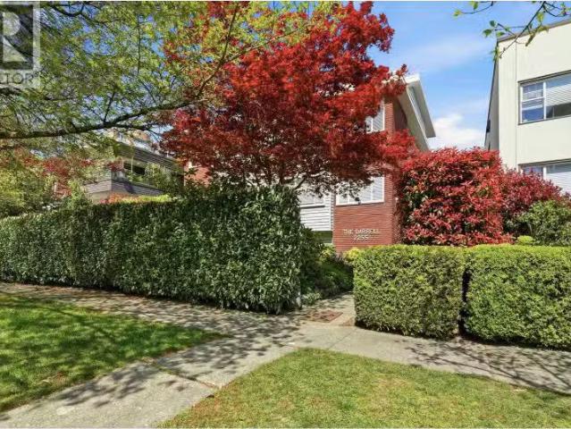 For sale: 8 2255 W 40TH AVENUE, Vancouver, British Columbia V6.