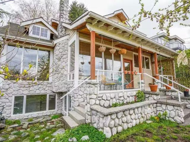 For sale: 10500 125A STREET, Surrey, British Columbia V3V5A3.
