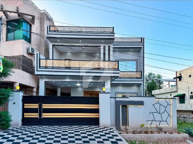 For Sale 10 Marla Brand New Designer Double Height Lobby Owner Made House with A+ Construction Material