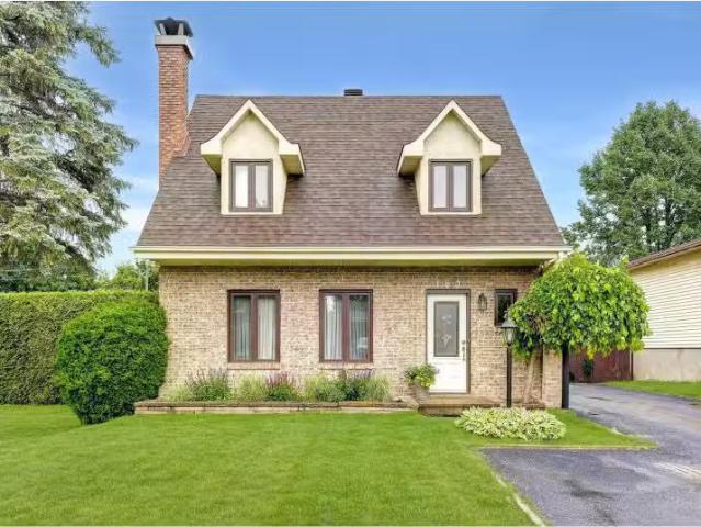 For sale: 160 Boul. Léveillé, Saint Eustache, Quebec J7R5M4.