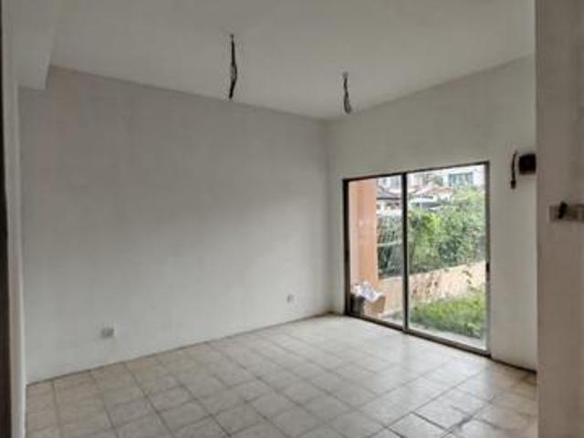 For sale 25 Storey House Taman Puncak Jalil Seri Kembangan