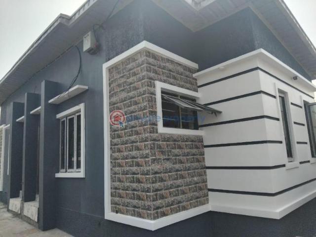 For sale: 2 bedroom Bungalow Jakande Estate Isolo Lagos PID: 6PCJHR | Private Property Nigeria