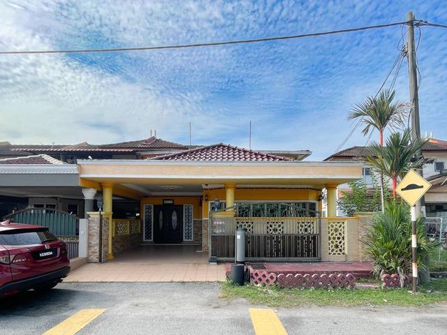 FOR SALE 2 Storey Terrace End Lot Taman Banting Baru Banting Selango