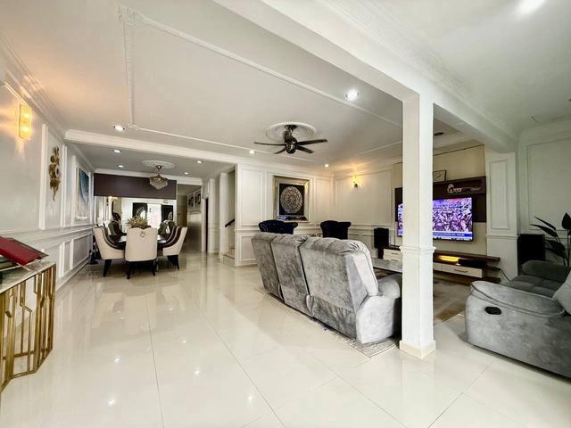 For Sale 2 Storey Terrace Jalan Kristal Seksyen 7 Shah Alam