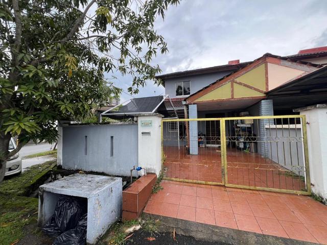 For Sale 2 Storey Corner Lot Taman Kantan Permai Kajang