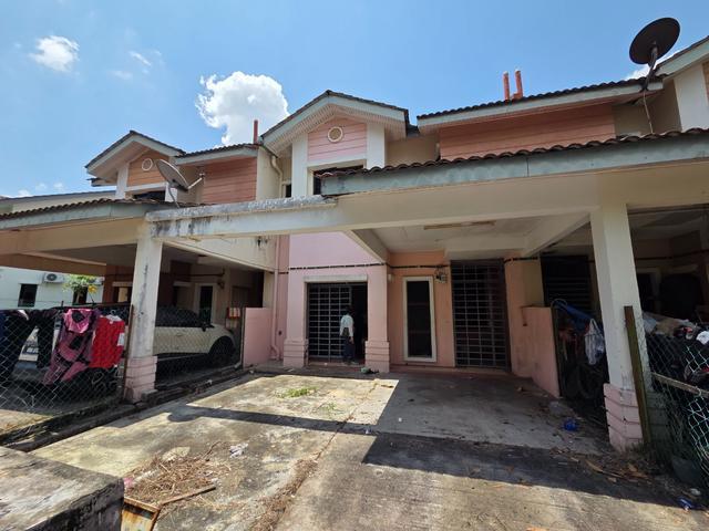 FOR SALE 2 Storey Sungai Buloh Country Resort