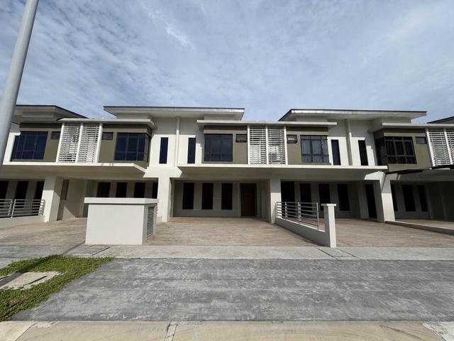 FOR SALE 2 Storey Superlink Maple Residence Cyberjaya