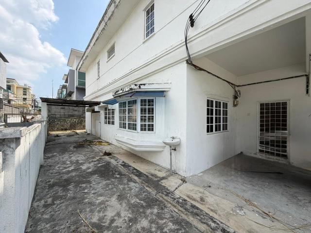 FOR SALE 2sty Bungalow Country HomesBMV4000sqftBeutiful House