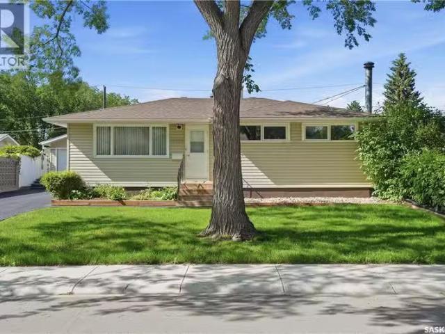 For sale: 3326 4th AVENUE N, Regina, Saskatchewan S4R0V6 SK0.
