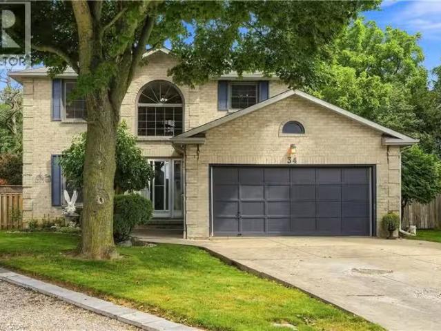 For sale: 34 LISAJANE Court, Hamilton, Ontario L9B2N6 40857452