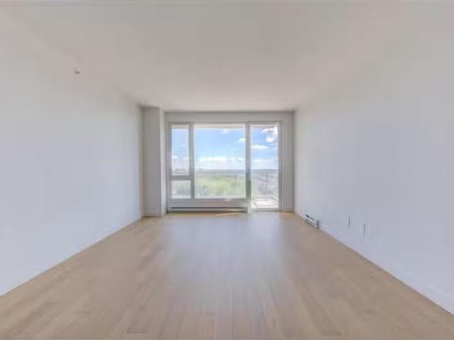 For sale: 3671 Av. Jean Béraud, #1103, Laval Chomedey, Quebe.