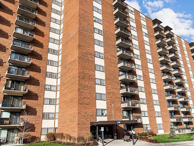 For Sale 3 Bedroom, 2 Full Bath Condominium