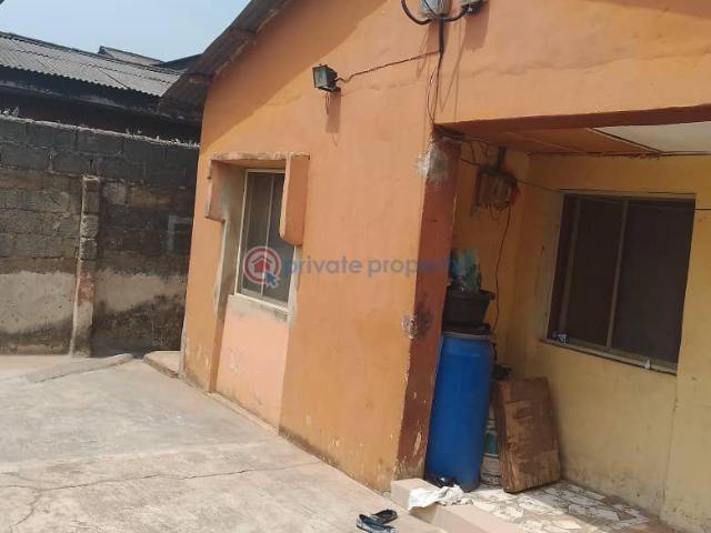 For sale: 3 bedroom Block Of Flats Ekoro, Ile Epo Egbeda Egbe/Idimu Lagos PID: 1PCJHT | Private Property Nigeria