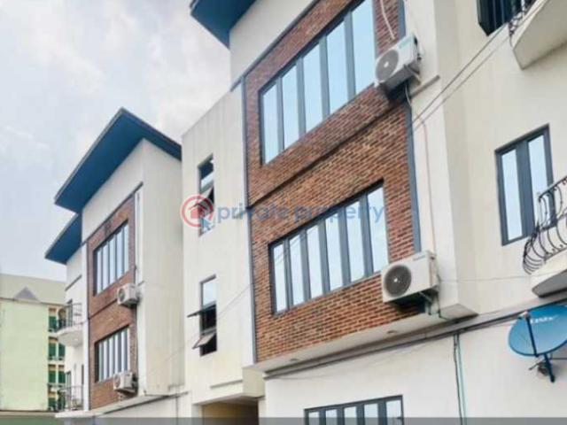 For sale: 3 bedroom Block Of Flats Ikeja Adeniyi Jones Secured Estate Adeniyi Jones Ikeja Lagos PID: 5PCLCG | Private Property Nigeria