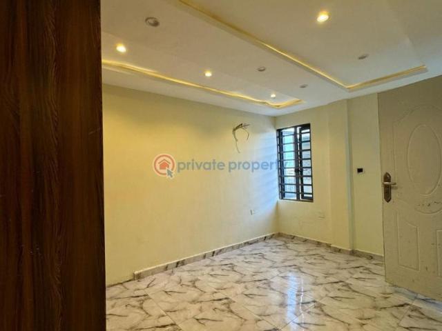For sale: 3 bedroom Block Of Flats Ogba Ikeja Ogba Bus stop Lagos PID: 7PBZFE | Private Property Nigeria