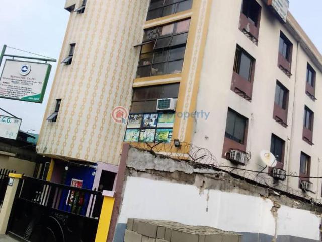 For sale: 3 bedroom Block Of Flats Ojuelegba Surulere Lagos PID: 8PBQVV | Private Property Nigeria