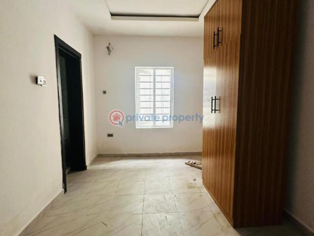 For sale: 3 bedroom Block Of Flats Opebi Ikeja Lagos PID: 5PBRTM | Private Property Nigeria