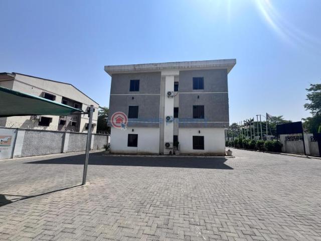 For sale: 3 bedroom Block Of Flats Wuse 2 Wuse II Abuja Phase 1 PID: 6PCJCB | Private Property Nigeria