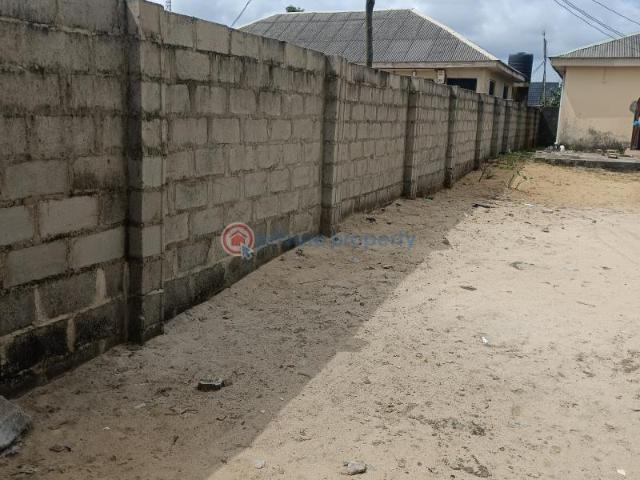 For sale: 3 bedroom Bungalow Container Awoyaya Ajah Lagos PID: 1PCFBW | Private Property Nigeria