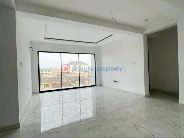 For sale: 3 bedroom House Yaba Lagos PID: 1PBPFQ | Private Property Nigeria