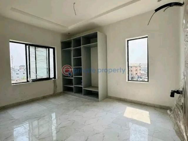 For sale: 3 bedroom House Yaba Lagos PID: 4PBNBY | Private Property Nigeria